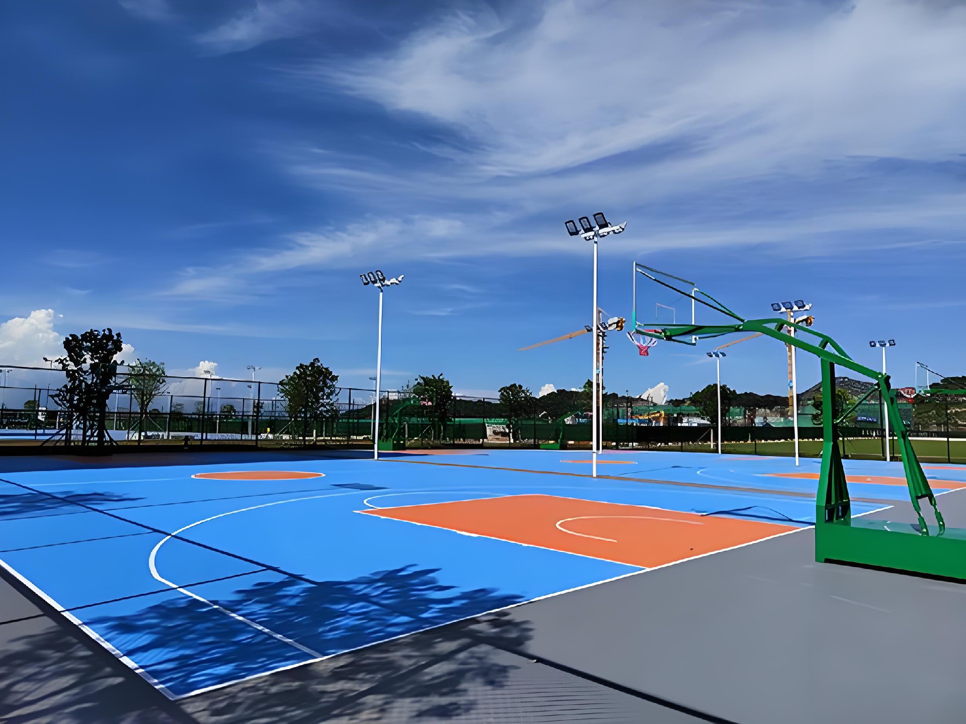 硅pu籃球場(chǎng) 硅pu籃球場(chǎng)