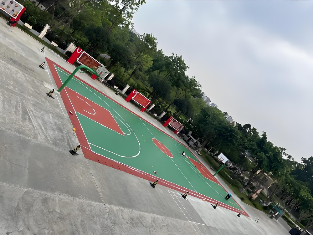 硅PU網(wǎng)球場手工鋪設